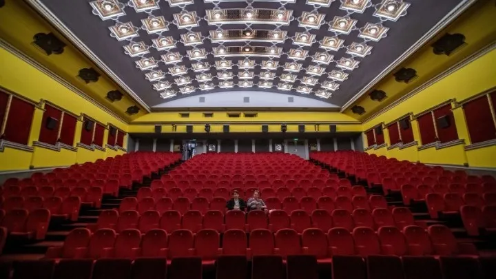 Η Ρώμη προσφέρει δωρεάν προβολές σε σινεμά, ως καταφύγιο από τη ζέστη