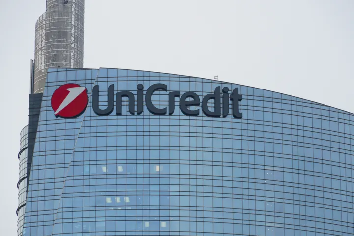 UniCredit: Στόχος ο έλεγχος της Commerzbank στο δ' τρίμηνο
