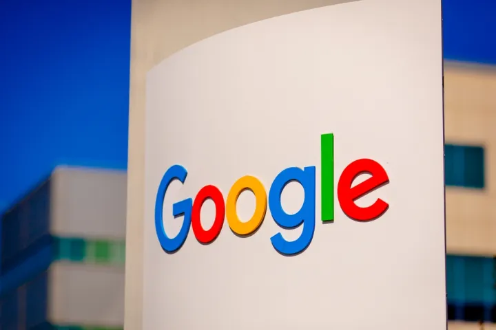Alphabet: Ανεβάζει τον πήχη των επενδύσεων στην ΤΝ στα $205 δισ. 