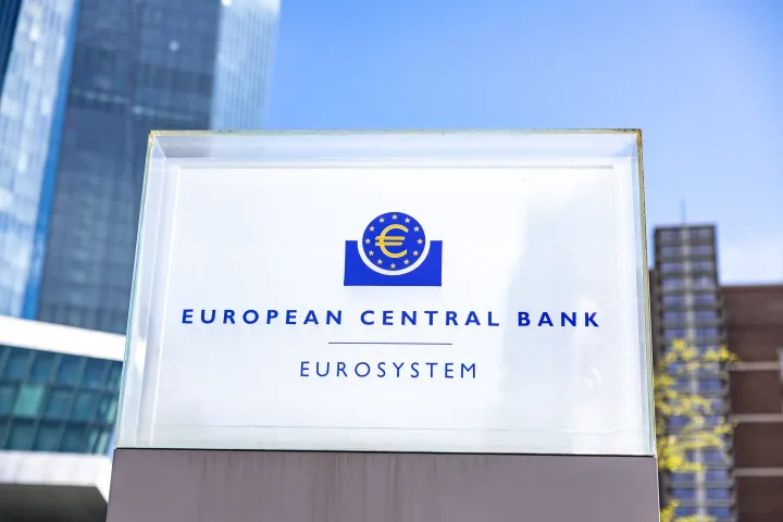 ΕΚΤ: Αμετάβλητα τα επιτόκια στην Ευρωζώνη - Οι κίνδυνοι για πληθωρισμό και ανάπτυξη από τη Μέση Ανατολή