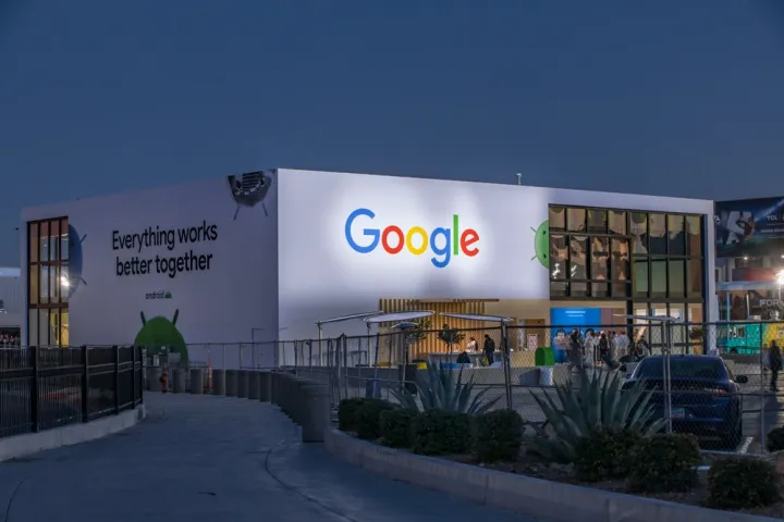 Google: Αποχωρήσεις, χαμηλό ηθικό και επενδυτικές ανησυχίες σκιάζουν τη στρατηγική στην AI