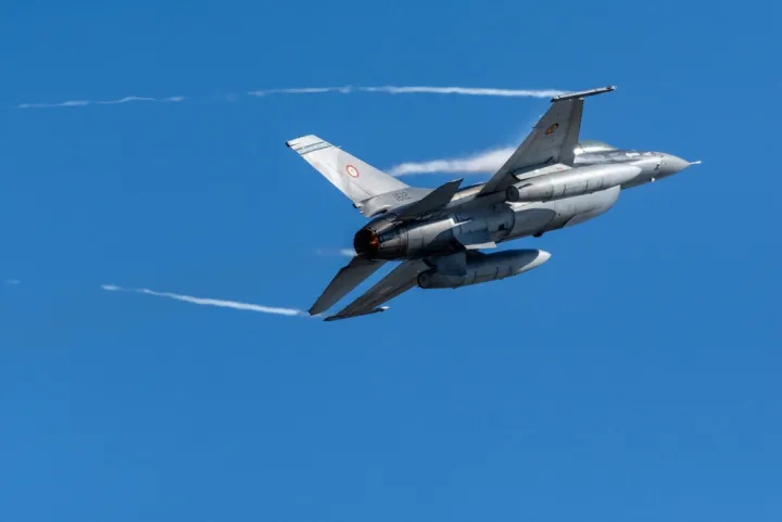 Ρουμανία: F-16 κατέρριψε για πρώτη φορά drone εντός του εθνικού εναέριου χώρου
