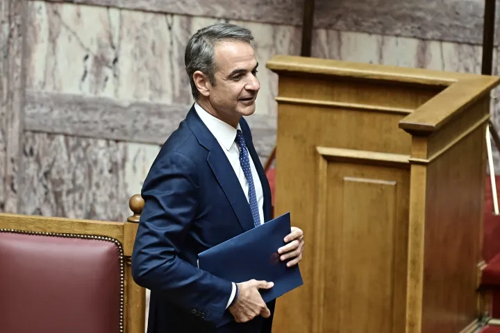 Αποχώρησε ο Μητσοτάκης όταν ανέβηκε στο βήμα η Κωνσταντοπούλου: Με αυτή τη συμπεριφορά, κυρία μου, δεν θα καθίσω να σας ακούσω