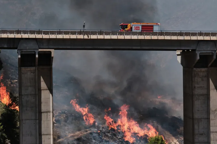 Ισπανία: Ανεξέλεγκτες οι πυρκαγιές γύρω από τη Μαδρίτη (vids)