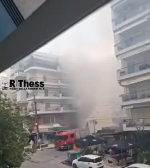 Φωτιά σε υπόγειο φαρμακείου στον Εύοσμο, κινητοποίηση της Πυροσβεστικής (vid)