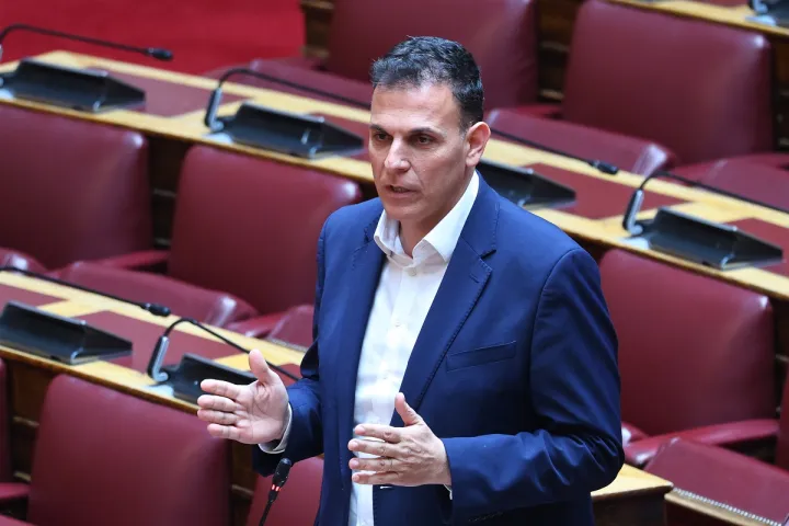 O Καραμέρος ανακοίνωσε την ένταξή του στην ΕΛ.Α.Σ. του Τσίπρα με βίντεο από πλοίο: Όχι στην πρώτη θέση, στο κατάστρωμα