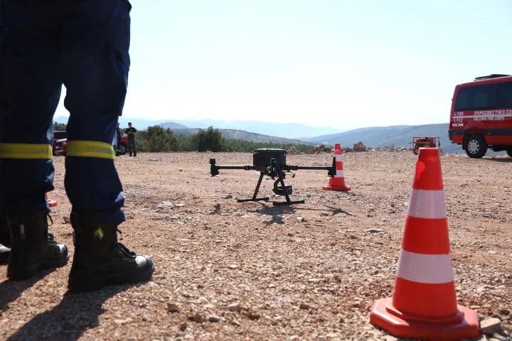 Πρόληψη πυρκαγιών: 24ωρη επιτήρηση της Ελλάδας με drones από 110 φυλάκια και χρήση Τεχνητής Νοημοσύνης 