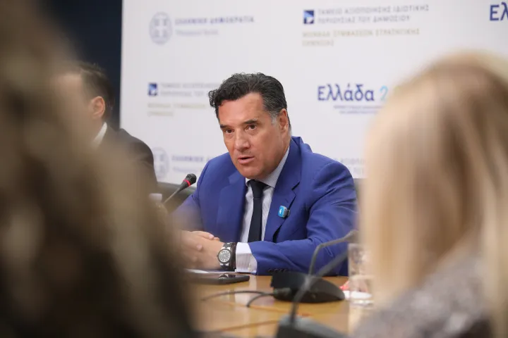 Συνεργασία του υπουργείου Υγείας με το Airbnb.org για τη δωρεάν διαμονή γιατρών και νοσηλευτών σε πέντε νησιά του Αιγαίου
