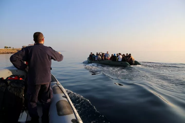 Η Αθήνα μαζεύει πρόσφυγες και η Τουρκία ελέγχει το Αιγαίο