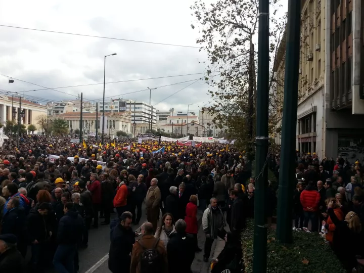 Η "επανάσταση της γραβάτας", ένα κίνημα γεννιέται