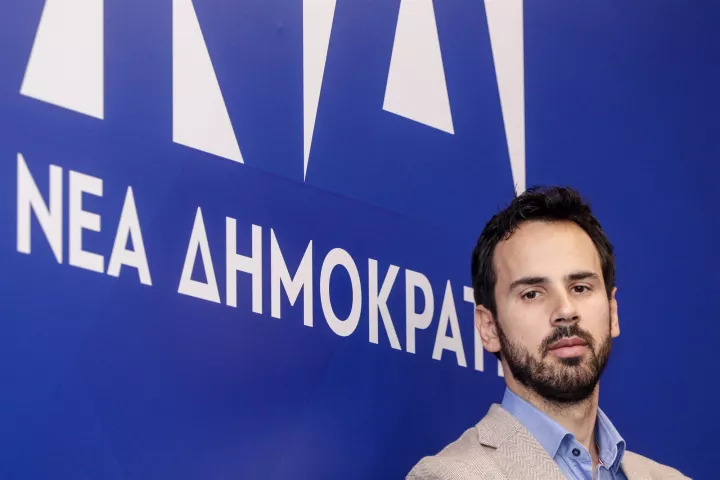 Ρωμανός: O ΣΥΡΙΖΑ στοχοποιεί και υποτιμά τους νέους για να υπονομεύσει το freedom pass