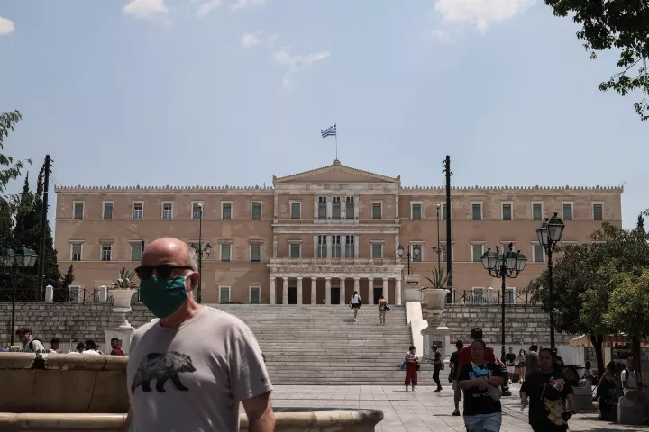 Κορονοϊός: 20 περιοχές της χώρας προβληματίζουν - Πιθανά νέα μέτρα