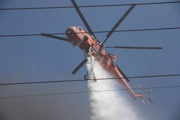 Ηράκλειο: Πυρκαγιά στην Αγία Βαρβάρα-Δυνατοί άνεμοι στην περιοχή