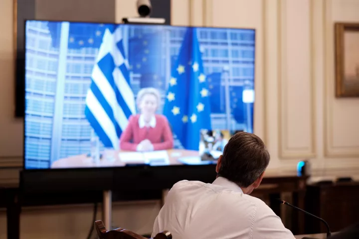 Bild: Εντυπωσιακό σχέδιο στην ΕΕ – Ελευθερία των ταξιδιών μόνο με εμβολιασμό