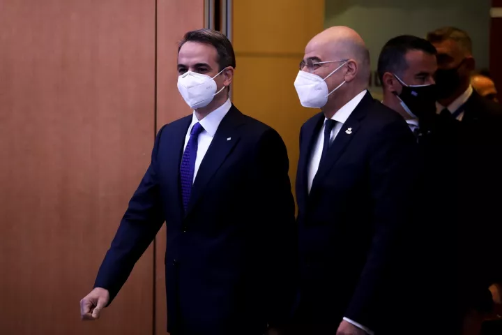 Συνάντηση Μητσοτάκη - Δένδια: Ικανοποίηση για τους χειρισμούς του ΥΠΕΞ στην Άγκυρα