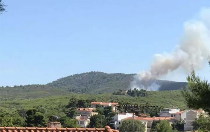 Φωτιά ξέσπασε στη Ροδόπολη Διονύσου