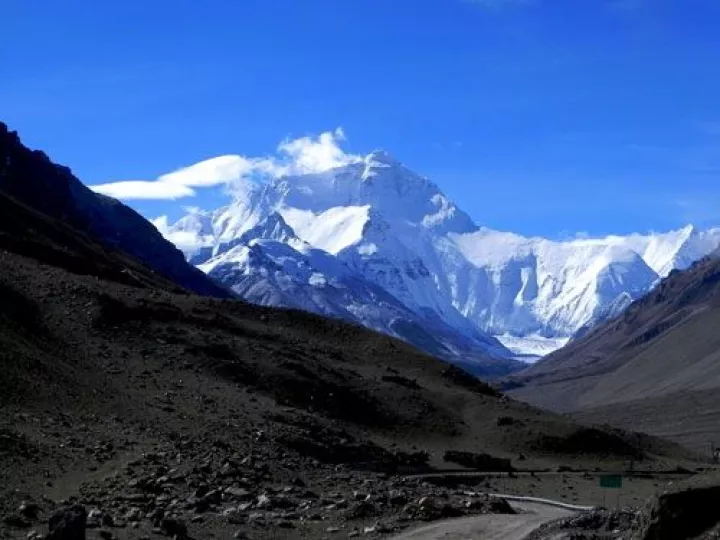 Δύο Βρετανοί κι ένας Μεξικάνος οι πρώτοι ξένοι ορειβάτες στην κορυφή του Έβερεστ