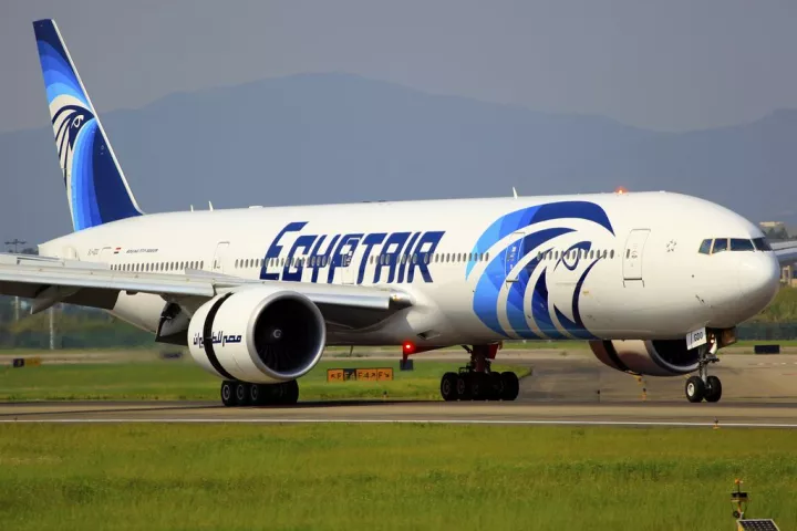 Ανασύρθηκε το ένα από τα δύο μαύρα κουτιά του μοιραίου Airbus της EgyptAir