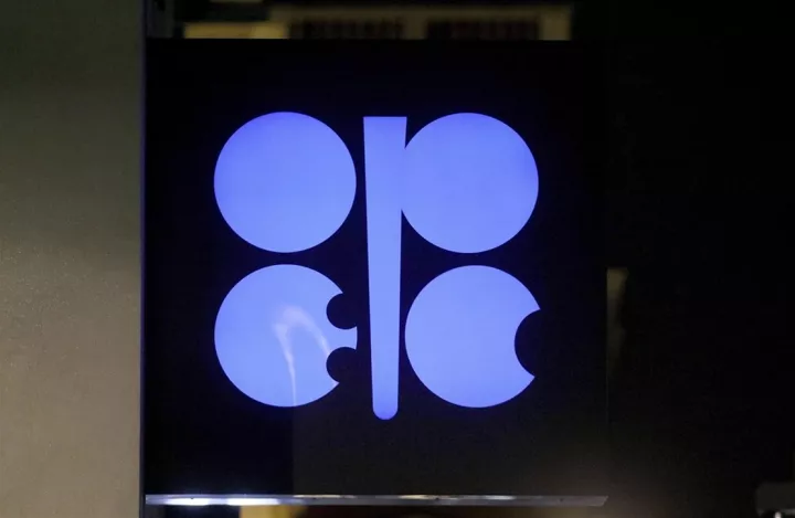 OPEC+: Προς αναζήτηση συμβιβαστικής λύσης για την παραγωγή πετρελαίου το 2021