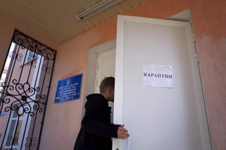 Η Ουκρανία κλείνει για δύο εβδομάδες τα σύνορά της λόγω κορονοϊού