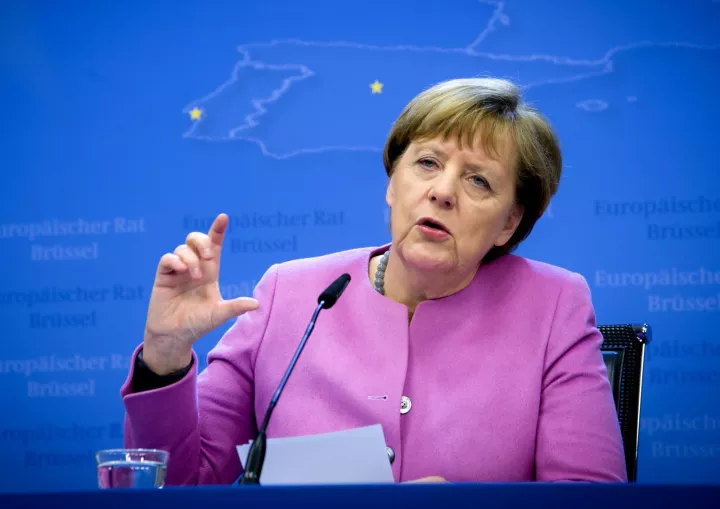 A. Merkel: Δεν επιτρέπεται να αφεθεί μόνη με το πρόβλημα η Ελλάδα