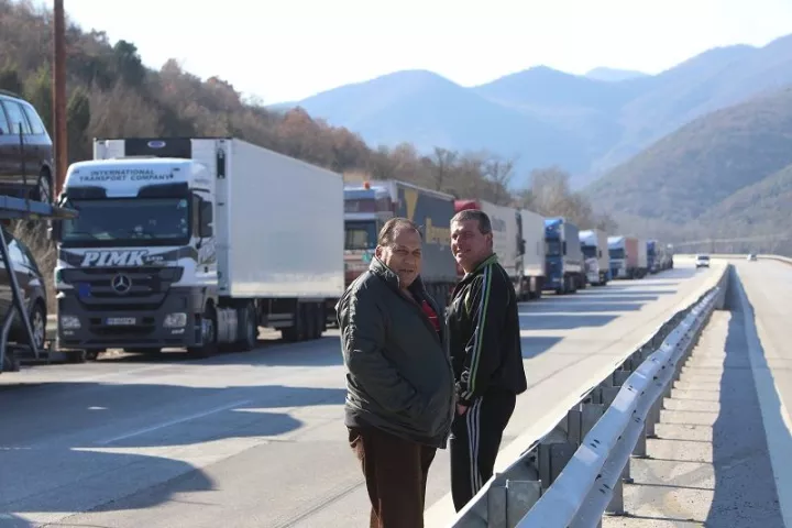 Η Βουλγαρία απειλεί την Ελλάδα με αντίποινα αν δεν ανοίξουν τα σύνορα