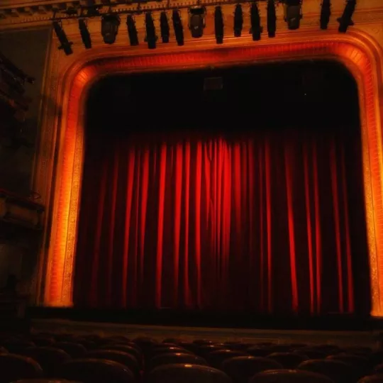 Τι απαντά το Εθνικό Θέατρο για το έργο που βασίζεται στο βιβλίο του Σ. Ξηρού