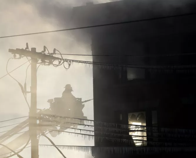 ΗΠΑ: 16 τραυματίες από πυρκαγιά σε κτίριο του Μπρονξ  