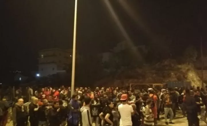 «Έγινε εξέγερση μεταναστών - Πλησίασαν την πόλη με ξύλα, πέτρες»