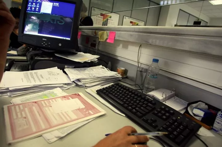 Εφοριακός υπεξαίρεσε – μέσω χαρτοσήμων – 341.000 ευρώ