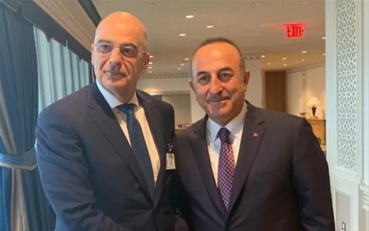 Τηλεφωνική επικοινωνία Δένδια - Τσαβούσογλου