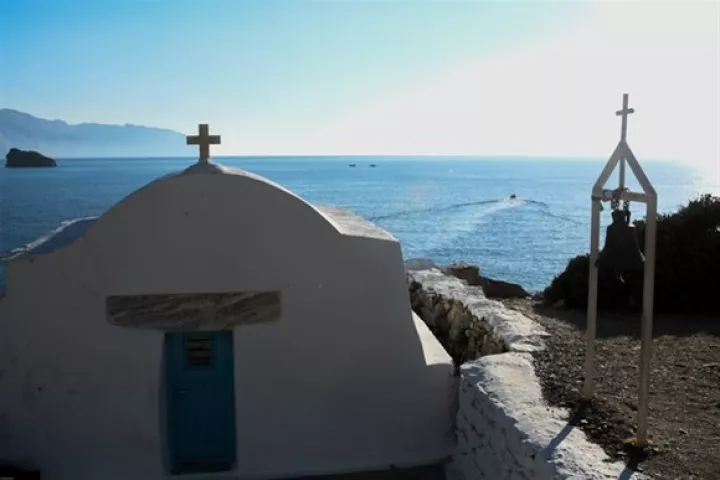 Πότε «ανοίγουν» οι μετακινήσεις στα νησιά - Τα μέτρα για εκκλησίες