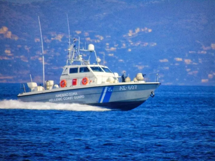 Ακυβέρνητο πλοίο με 8μελες πλήρωμα βόρεια της Κρήτης