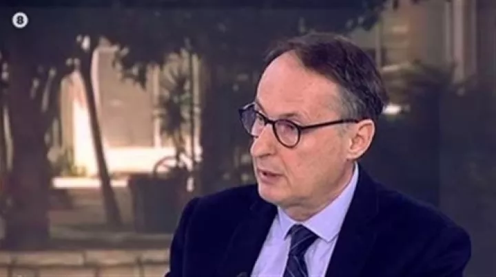 «Ένας άνθρωπος μπορεί να μολύνει 85» - Τι είπε για τοπικά lockdowns