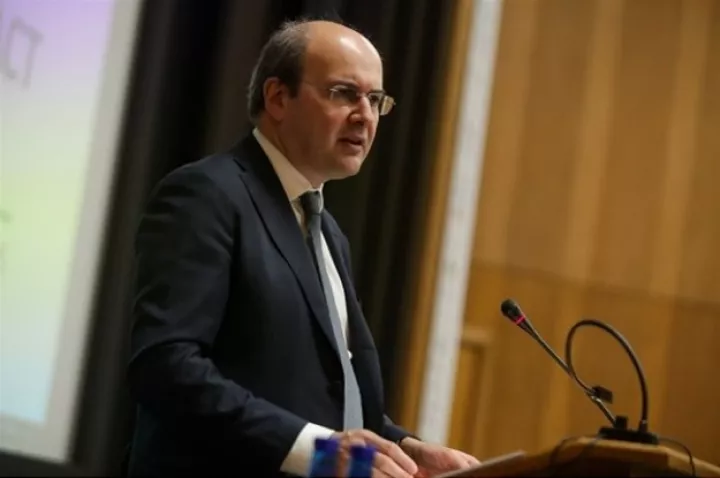 Κατεδαφίστε άμεσα τα αυθαίρετα σε δάση, παραλίες και ρέματα